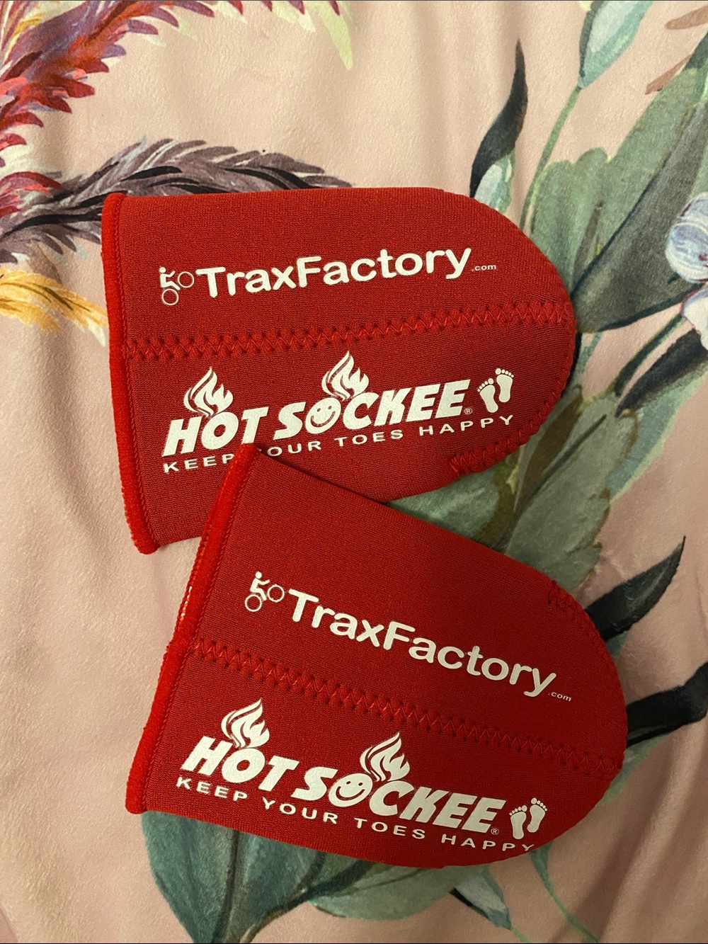 TraxFactory Hot Sockee Red Toe Warmers
